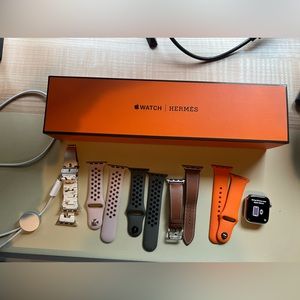 Series 7 Hermes Apple Watch with 5 bands, charger, and original box